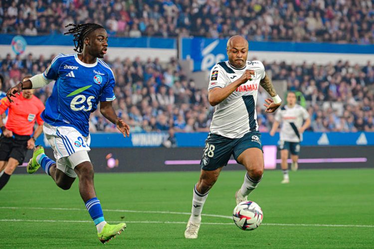 Andre Ayew (right)