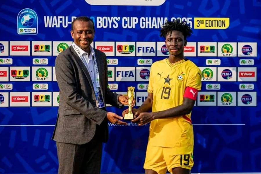 Musibau Aziz (right)