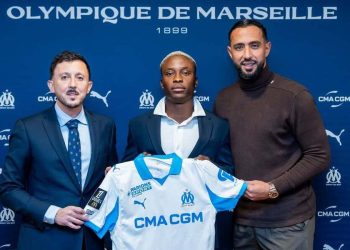 Tochukwu Nnadi (in the middle)