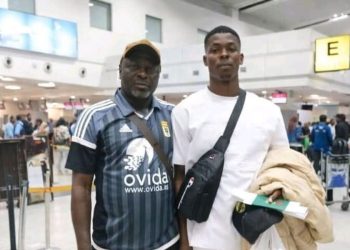 Meelubari Godwin (on the right)