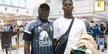 Meelubari Godwin (on the right)