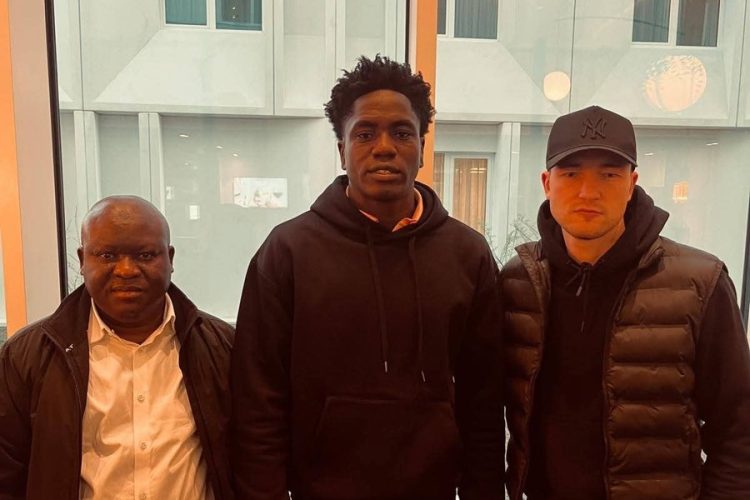 Akinnarian Oluwashile