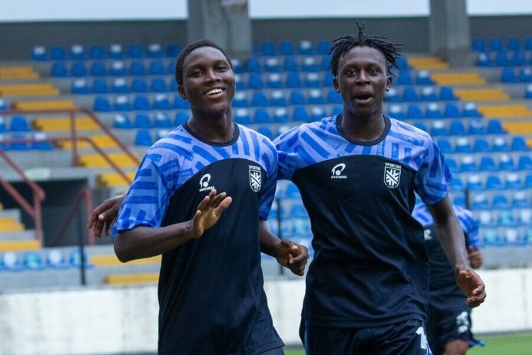 Linus Zika (on the right)